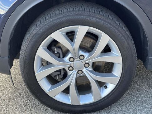 Used 2022 Land Rover Discovery Sport SE image 10