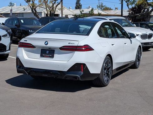 New 2026 BMW 540i xDrive w/ Executive Package image 2