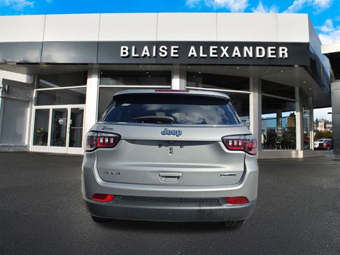 Used 2022 Jeep Compass Latitude image 6