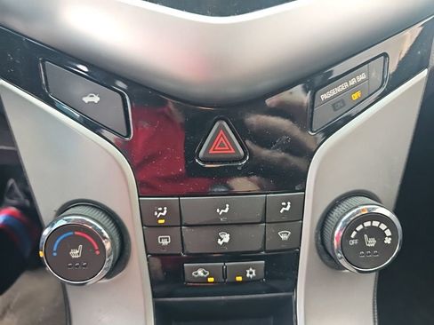 Used 2015 Chevrolet Cruze LT FWD image 17