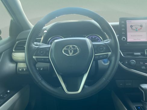 Used 2021 Toyota Camry XLE w/ Cold Weather Package FWD image 17