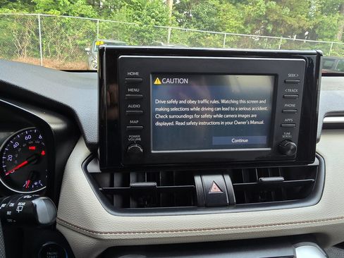 Used 2019 Toyota RAV4 XLE FWD image 13