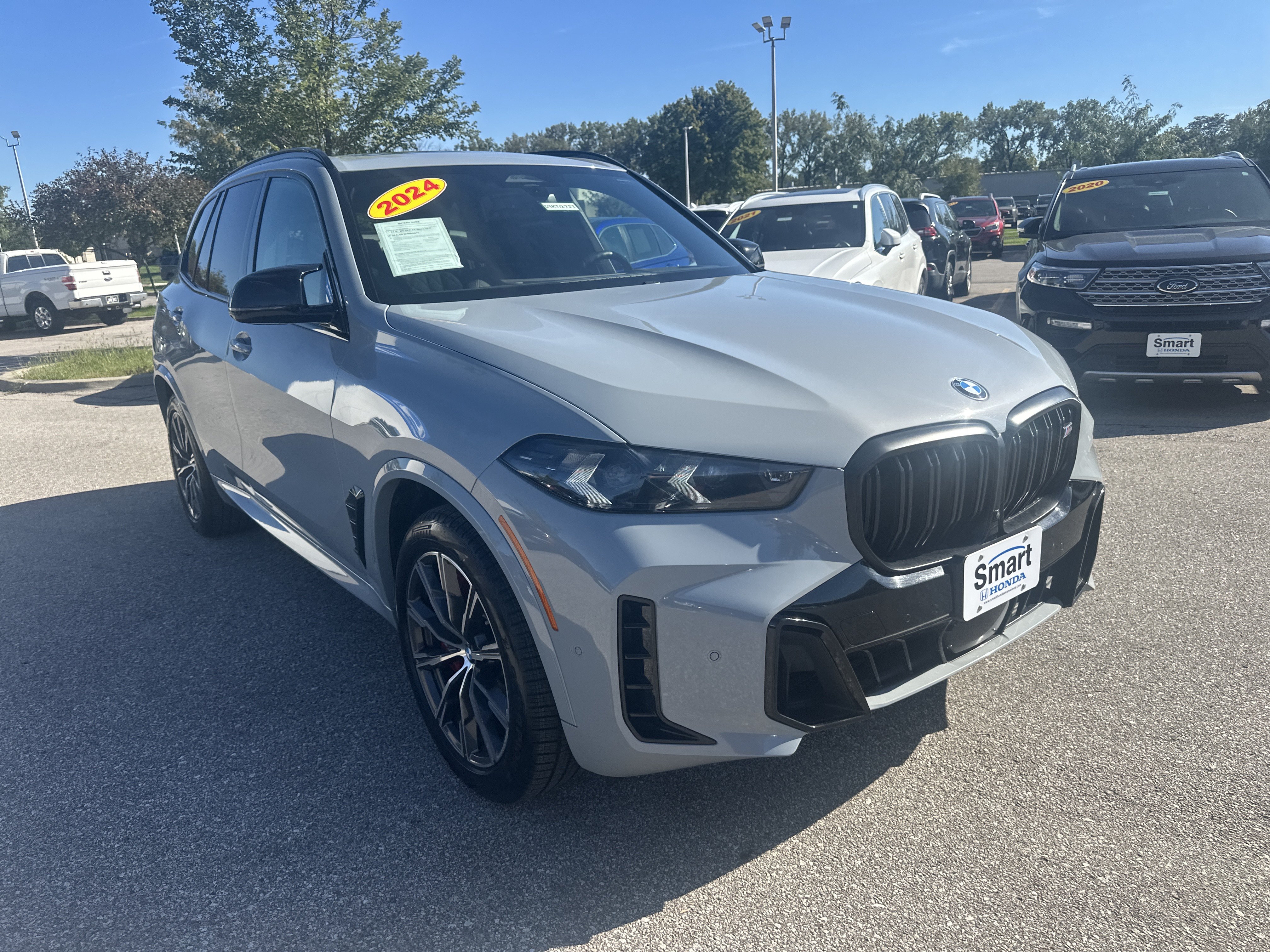 Used 2024 BMW X5 M60i w/ Parking Assistance Package AWD/4WD image 2