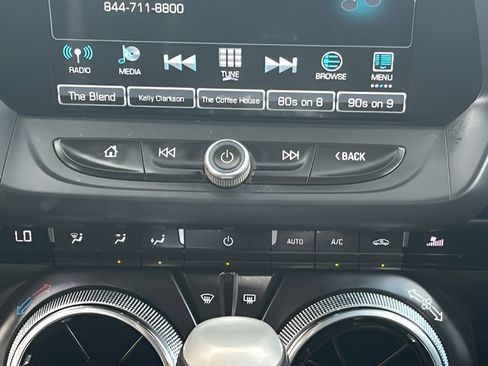 Used 2017 Chevrolet Camaro LT w/ Technology Package RWD image 26