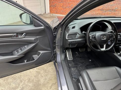 Used 2020 Honda Accord Sport image 8
