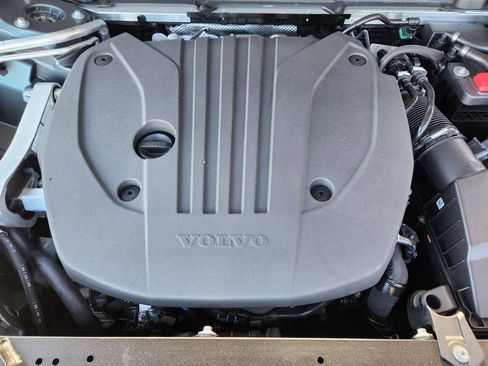 New 2026 Volvo XC60 B5 Core w/ Climate Package image 20