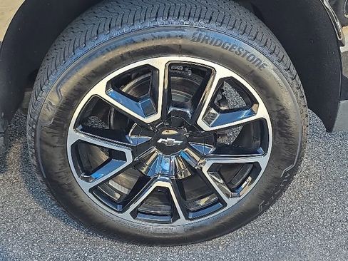 Used 2022 Chevrolet Suburban RST w/ Sport Performance Package AWD/4WD image 12