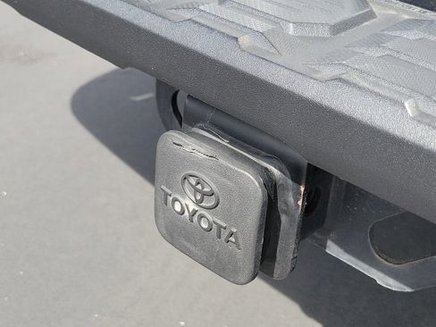 Used 2017 Toyota Tacoma SR5 w/ Tow Package AWD/4WD image 29