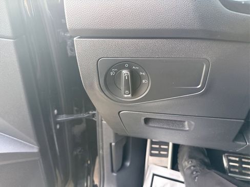 Used 2021 Volkswagen Tiguan SE R-Line image 14