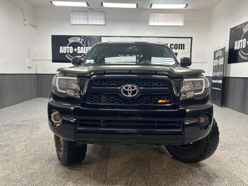 Used 2011 Toyota Tacoma 4x4 Double Cab w/ TRD Off-Road Pkg w/JBL Audio image 2