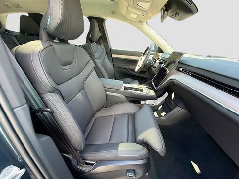 Used 2025 Volvo EX90 Ultra image 13