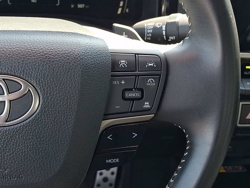 Used 2025 Toyota Camry SE FWD image 22