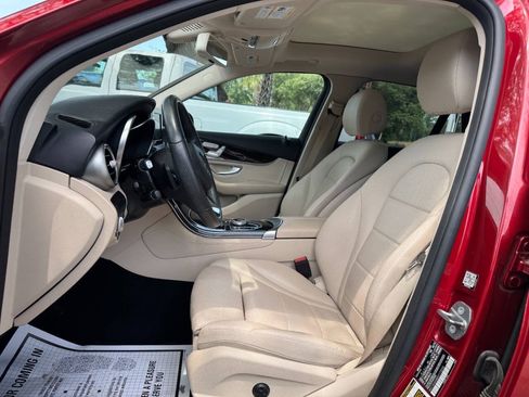 Used 2019 Mercedes-Benz GLC 300 4MATIC image 10