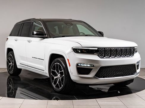 Used 2022 Jeep Grand Cherokee Summit AWD/4WD image 12
