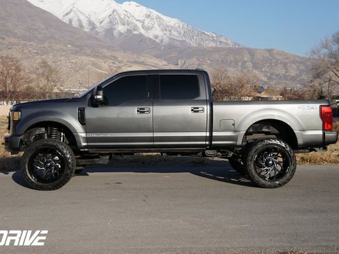 Used 2020 Ford F350 Lariat image 6