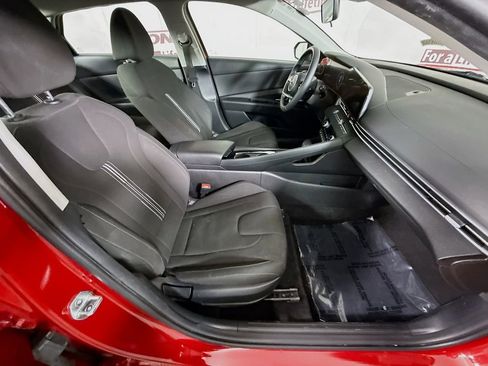 Certified 2023 Hyundai Elantra SEL w/ Convenience Package image 30