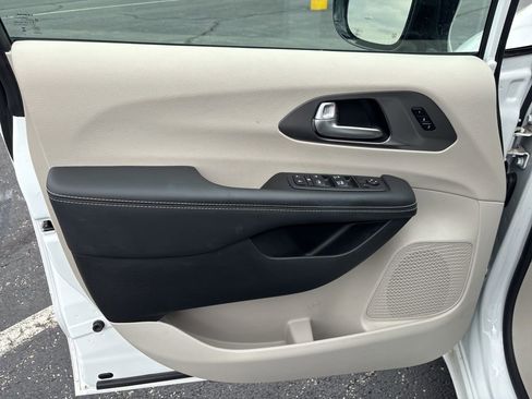 Used 2024 Chrysler Pacifica Touring-L w/ Road Tripper Package FWD image 47