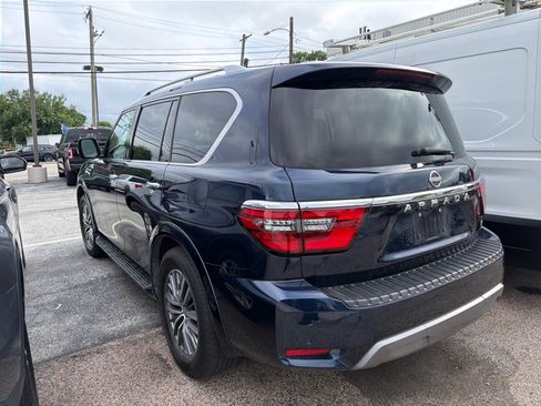 Used 2024 Nissan Armada SL w/ Captain's Chairs Package AWD/4WD image 5