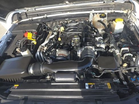 Used 2022 Jeep Gladiator Overland w/ Popular Equipment Package AWD/4WD image 28