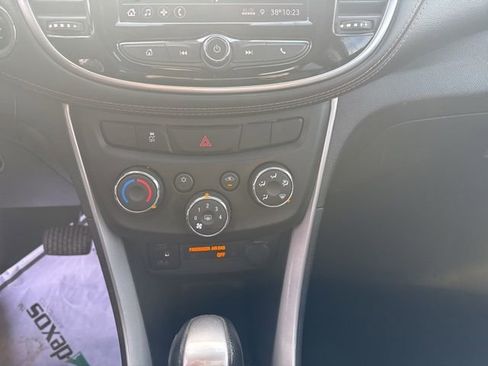 Used 2021 Chevrolet Trax LT w/ Driver Confidence Package image 21