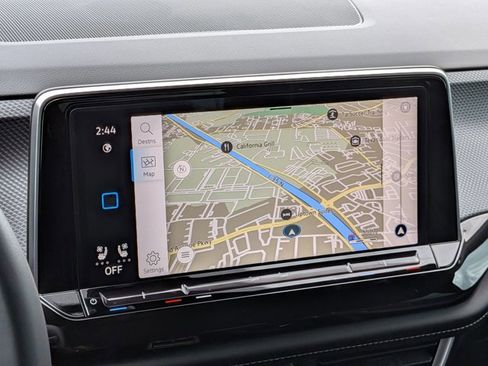 Used 2025 Volkswagen Atlas Cross Sport SEL Premium R-Line image 14