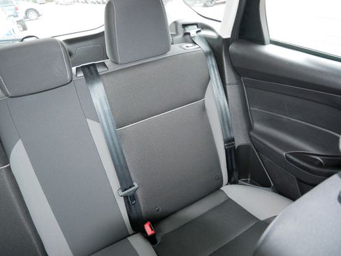 Used 2014 Ford Focus SE w/ SE Winter Package FWD image 14