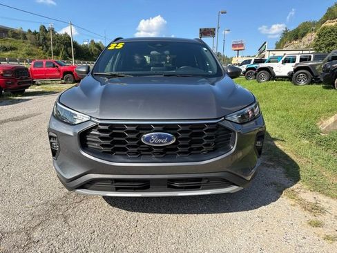Used 2025 Ford Escape ST-Line Select AWD/4WD image 8