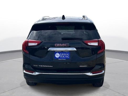 Used 2023 GMC Terrain SLT image 4
