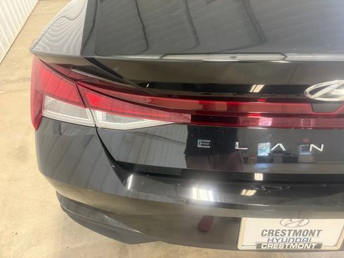 Used 2022 Hyundai Elantra SE FWD image 20