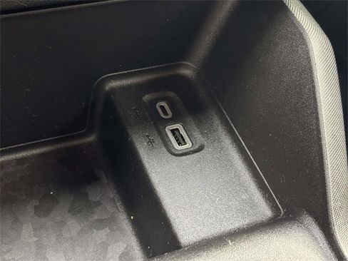 Used 2023 Chevrolet Colorado W/T image 23