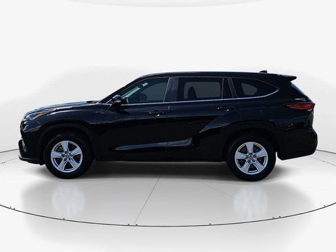 Used 2023 Toyota Highlander L FWD image 10