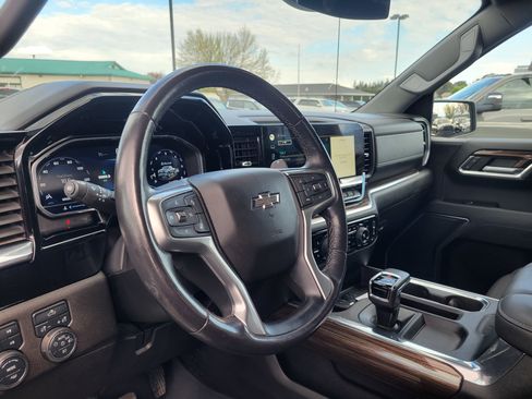 Used 2022 Chevrolet Silverado 1500 RST w/ Z71 Off-Road Package AWD/4WD image 6