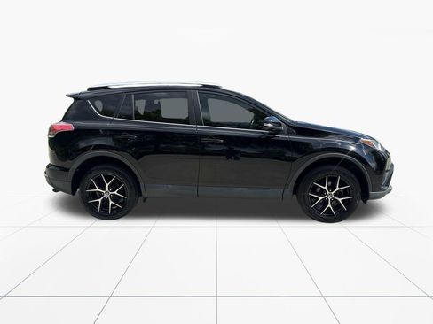 Used 2016 Toyota RAV4 SE FWD image 9