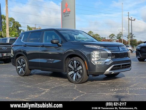 Used 2026 Mitsubishi Outlander SE FWD image 1