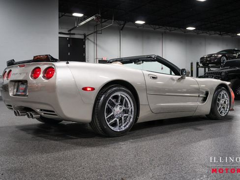 Used 1999 Chevrolet Corvette Convertible w/ Memory Pkg RWD image 5