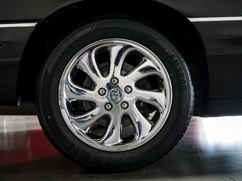 Used 2004 Buick Park Avenue Ultra w/ Ultra Luxury Package FWD image 54