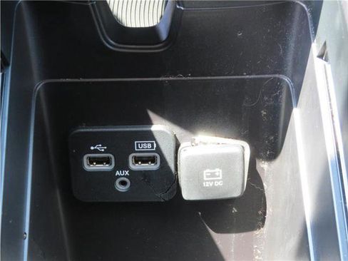 Used 2017 Chrysler 200 LX FWD image 24
