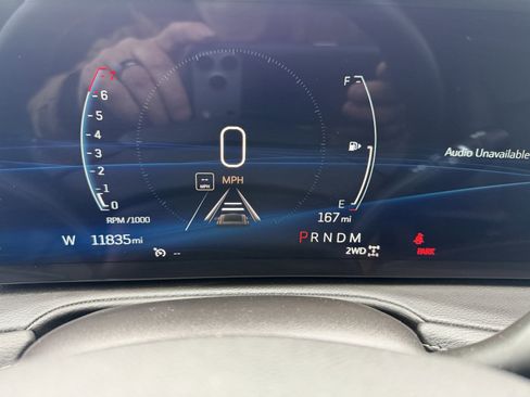Used 2024 Cadillac XT4 Premium Luxury w/ Technology Package AWD/4WD image 5
