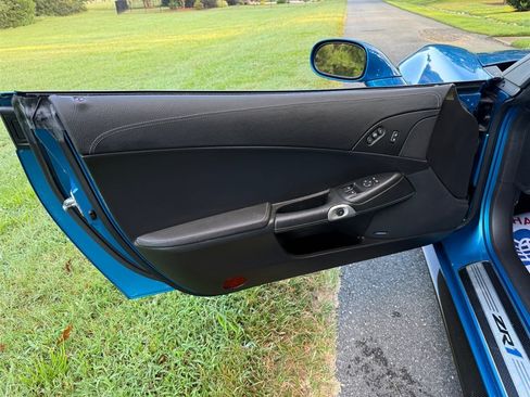 Used 2009 Chevrolet Corvette ZR1 w/ Preferred Equipment Group RWD image 48