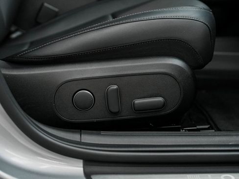 Used 2024 Hyundai Ioniq 6 Limited image 40