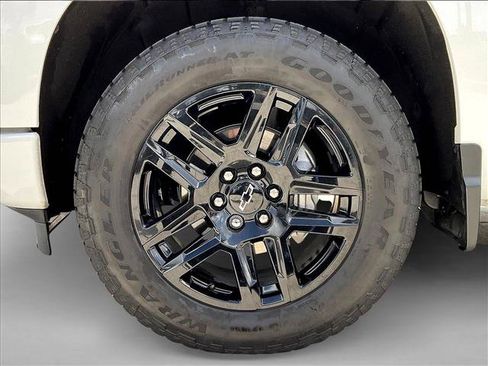 Used 2026 Chevrolet Silverado 1500 Custom w/ Turbomax Blackout Package RWD image 10