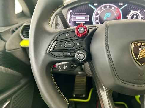 Used 2025 Lamborghini Revuelto AWD/4WD image 11