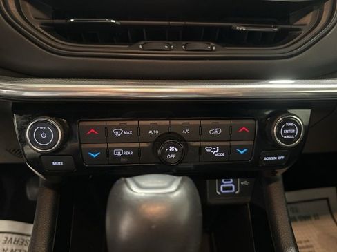 Used 2023 Jeep Compass Limited image 28