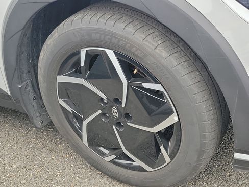 Used 2024 Hyundai Ioniq 5 SEL RWD image 4