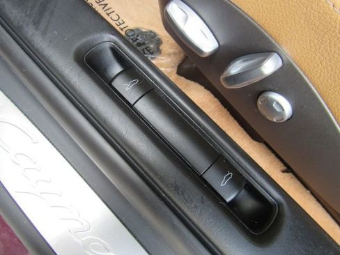 Used 2006 Porsche Cayman S image 15