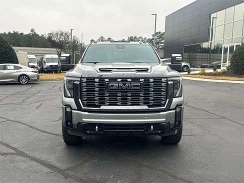 Used 2024 GMC Sierra 2500 Denali Ultimate image 2