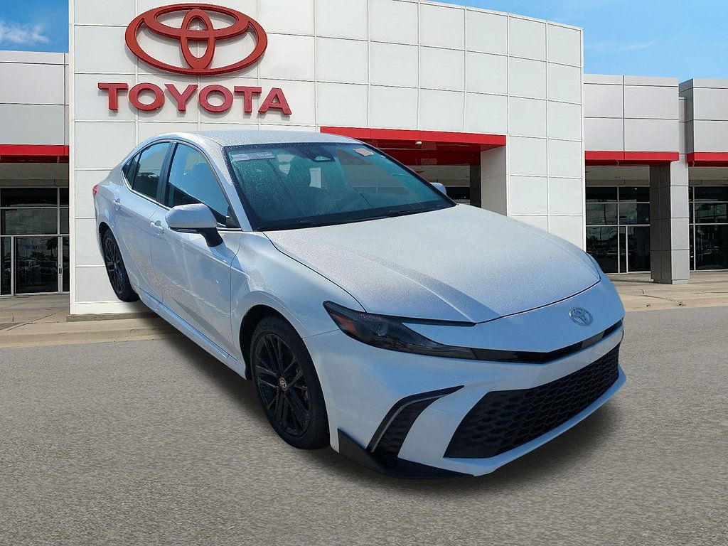 Used 2026 Toyota Camry SE FWD image 2