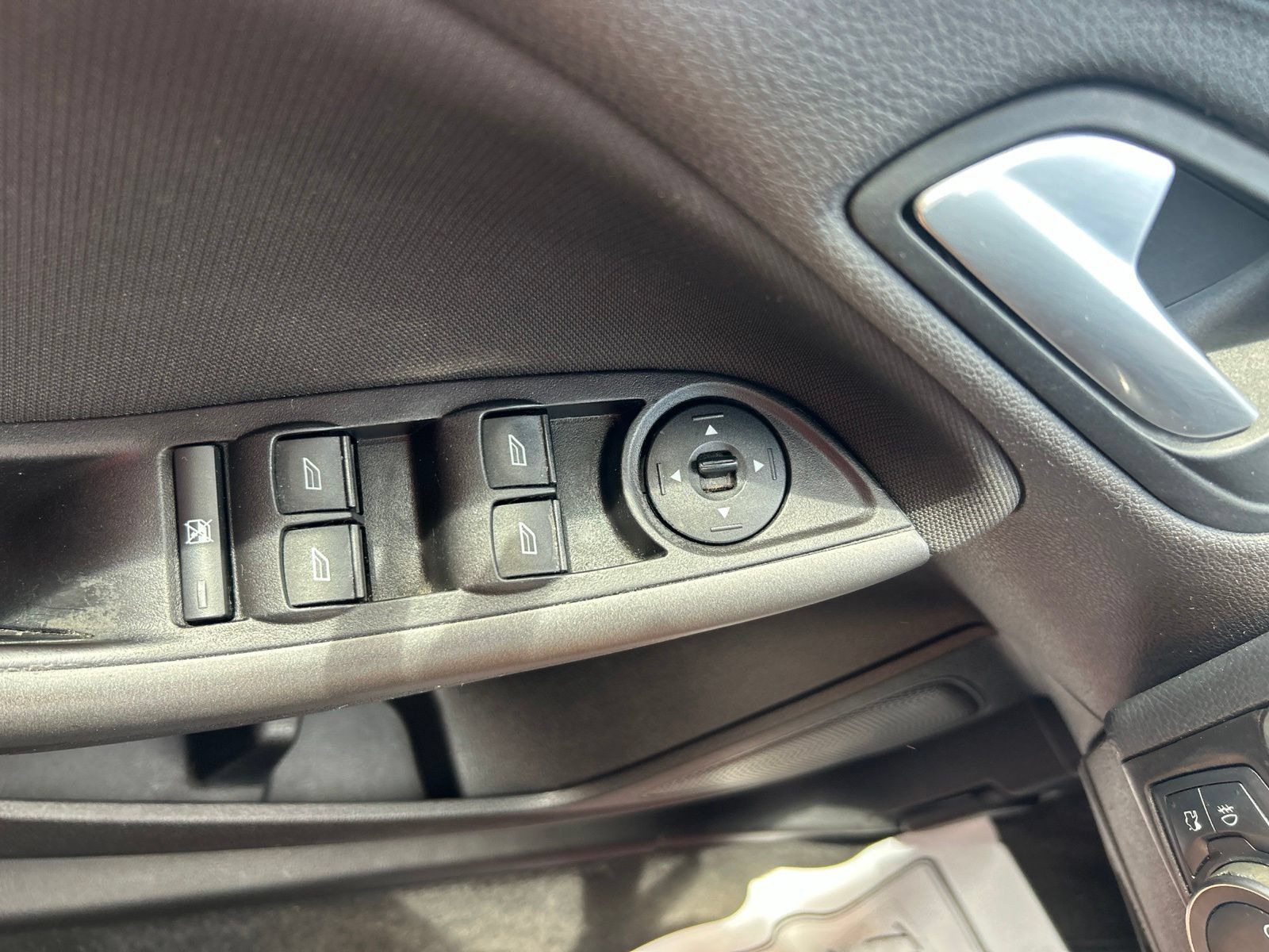 Used 2017 Ford Focus SEL FWD image 19