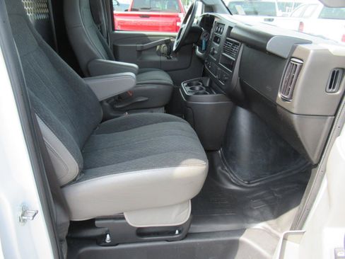 Used 2025 GMC Savana 2500 w/ Driver Convenience Package RWD image 11