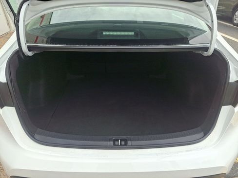 Used 2022 Toyota Corolla LE FWD image 28